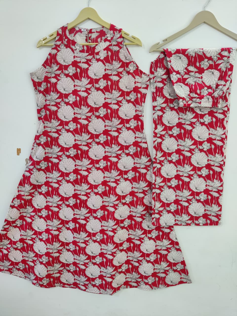 Women’s Rust Red Floral Printed Cotton Halter Neck Kurta Palazzo Set