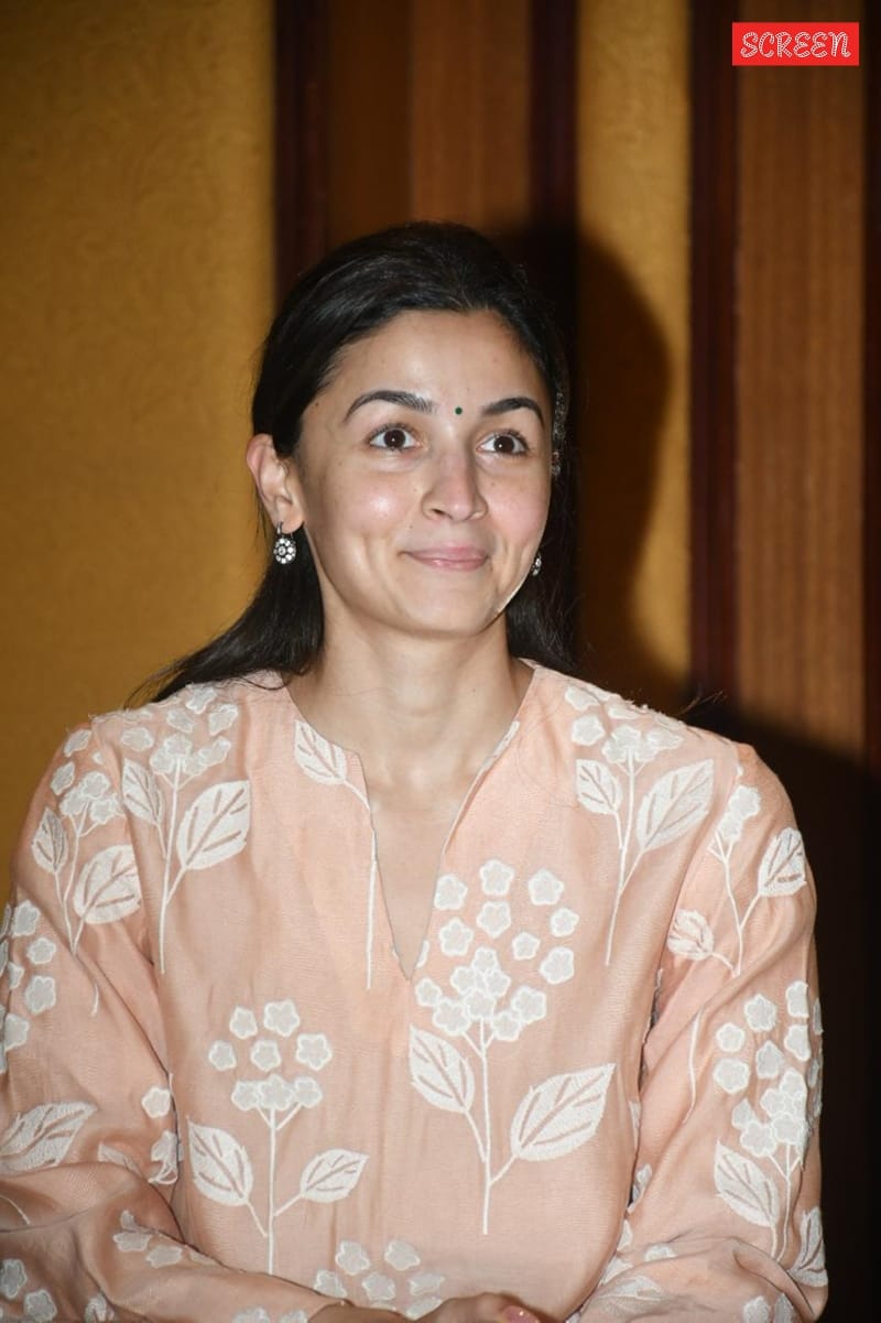 Alia Bhatt Inspired Peach Mul Chanderi Kurta Set