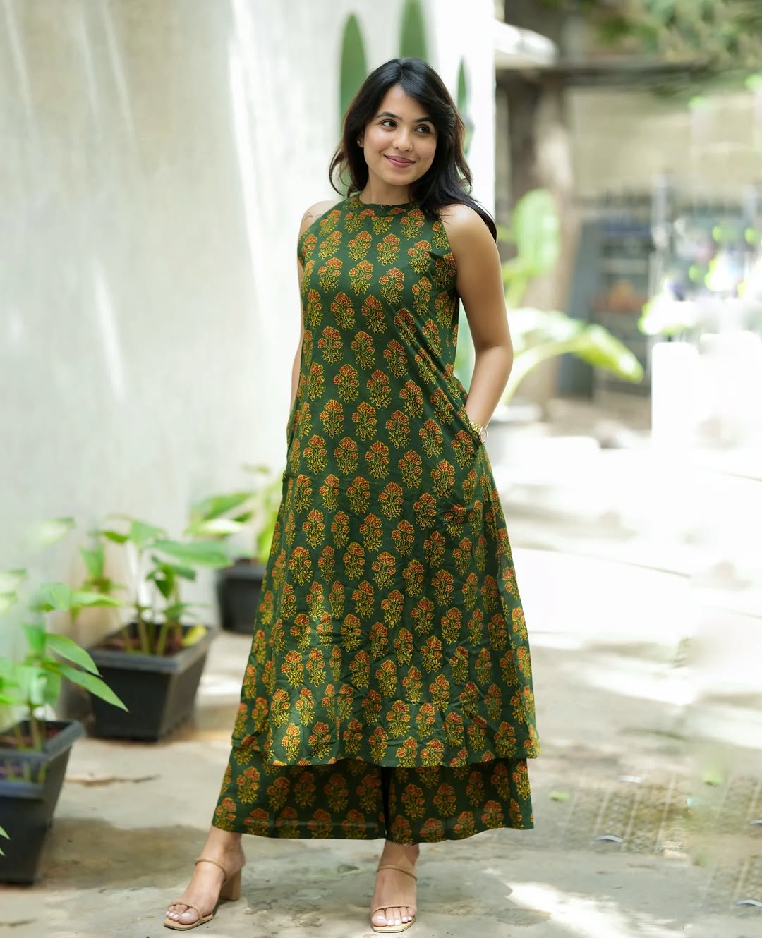 Women’s Green Printed Cotton Halter Neck Kurta Palazzo Set