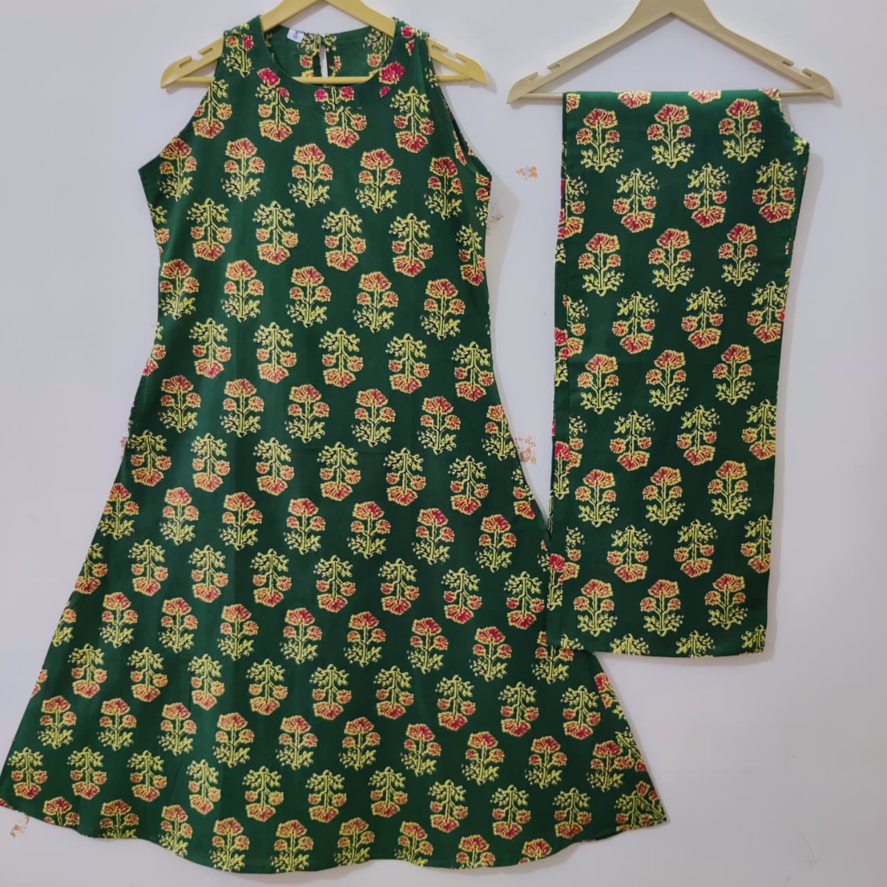 Women’s Green Printed Cotton Halter Neck Kurta Palazzo Set