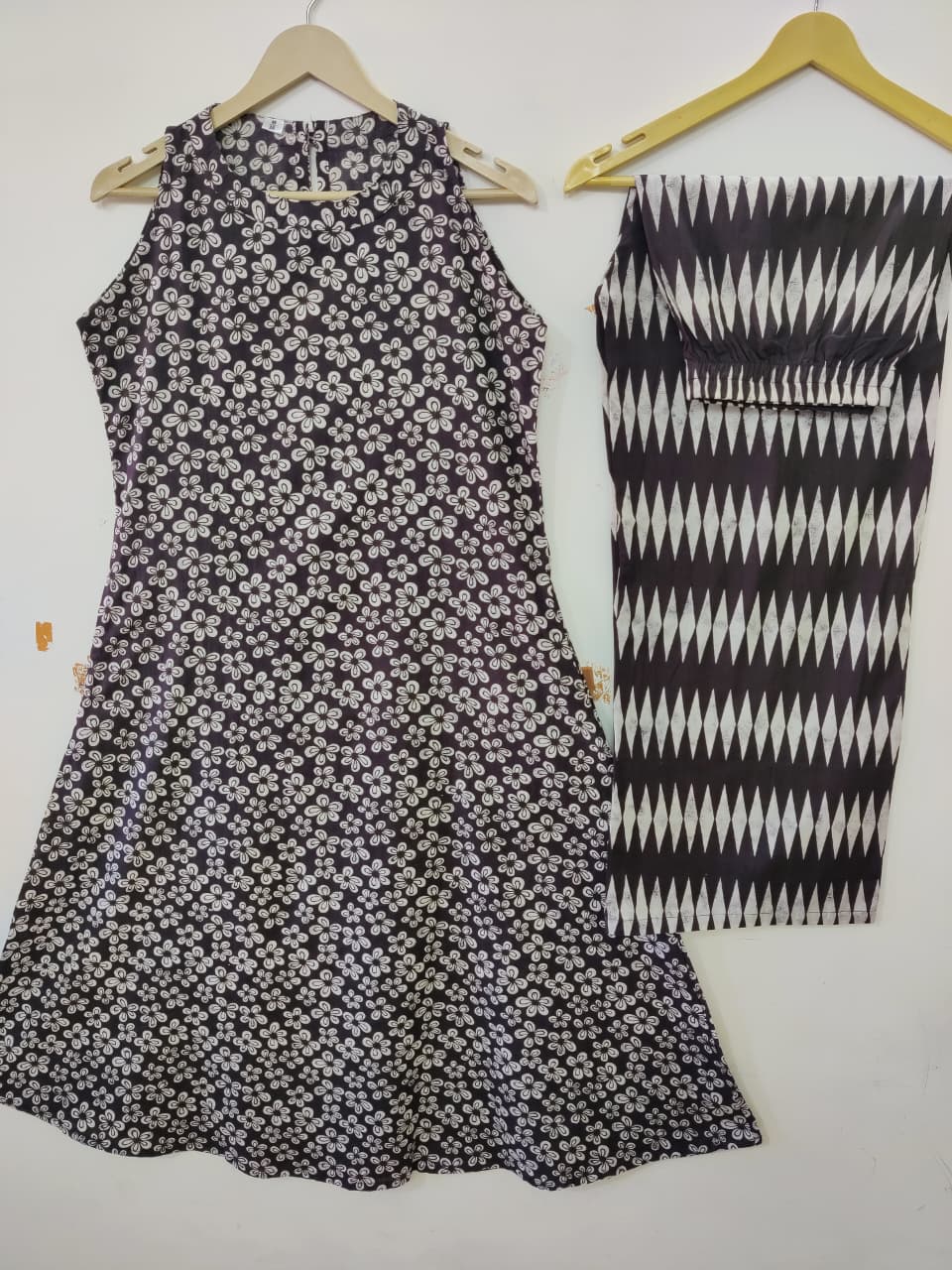 Women’s Brown Floral Printed Cotton Halter Neck Kurta Palazzo Set