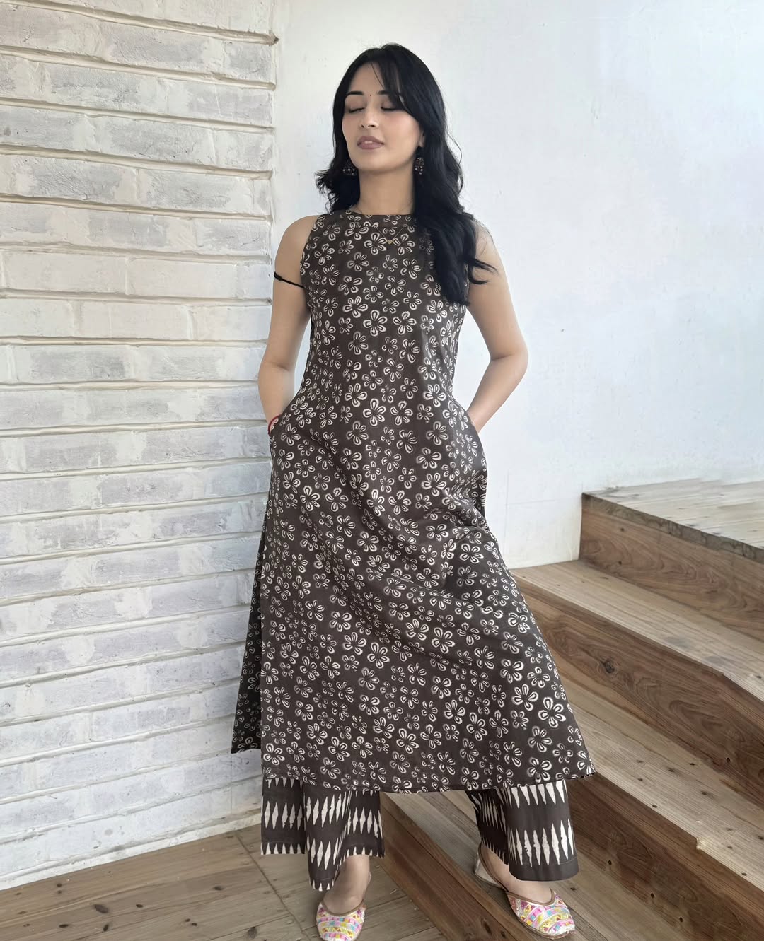Women’s Brown Floral Printed Cotton Halter Neck Kurta Palazzo Set