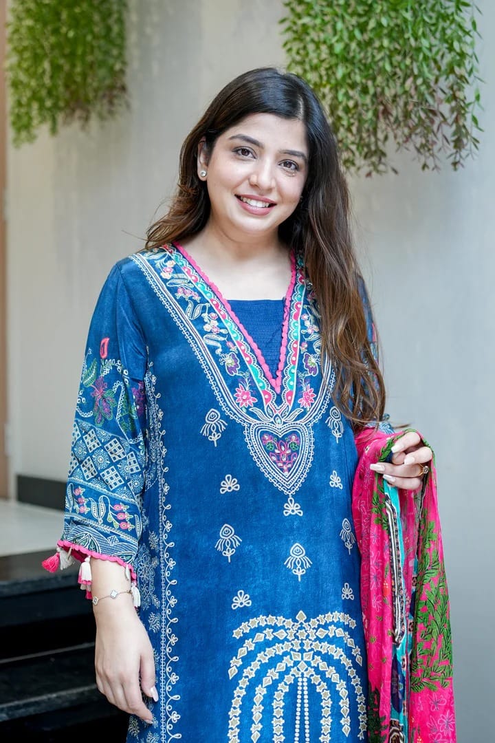 Premium Muslin Kurti Pant with Handwork Neck and Pink Dupatta Set