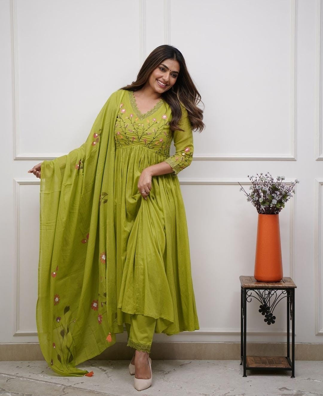 Stylish Elegant Embroidery Cotton Kurta Set