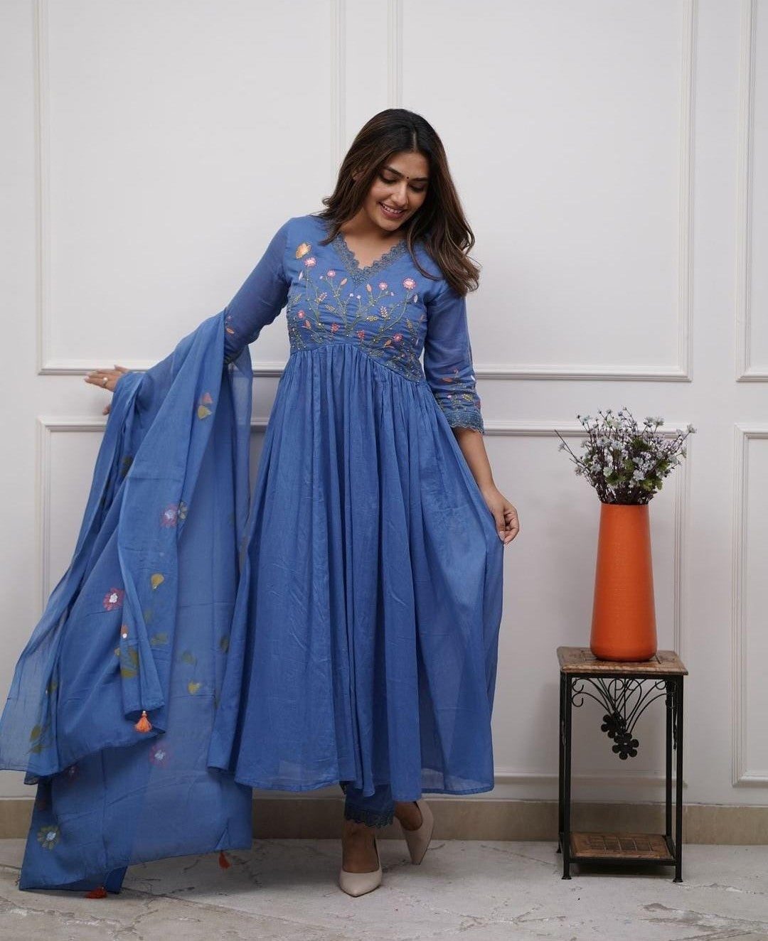 Stylish Elegant Embroidery Cotton Kurta Set